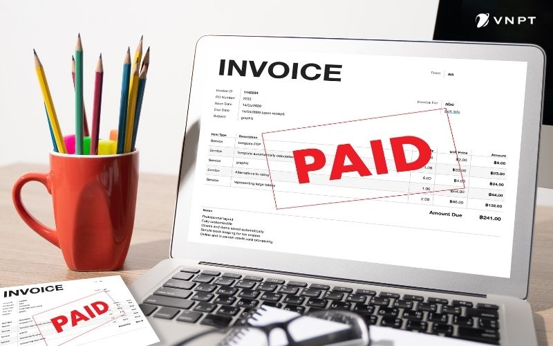 So sánh hóa đơn giấy và hóa đơn điện tử: Giải pháp nào tối ưu?